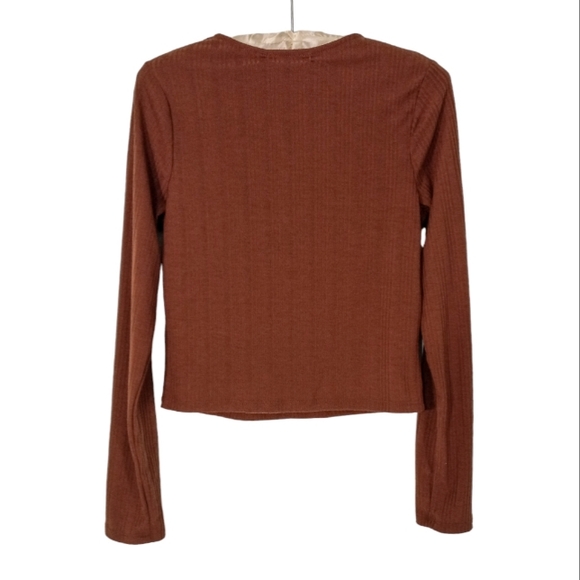 NWOT | Forever 21 Ribbed Cutout Neckline Twist Detail Cropped Top | US M. - Picture 2 of 5